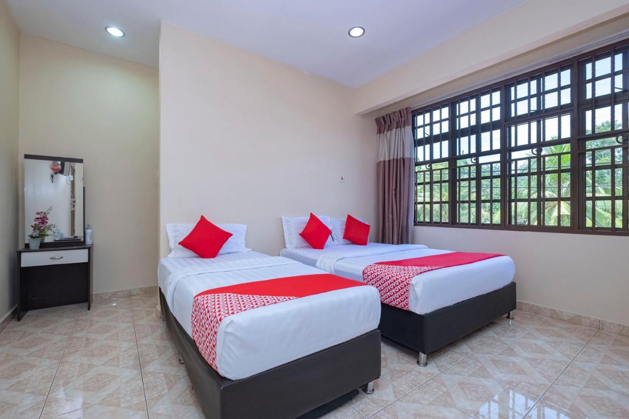 Spot On 89941 Rivermoon Hotel