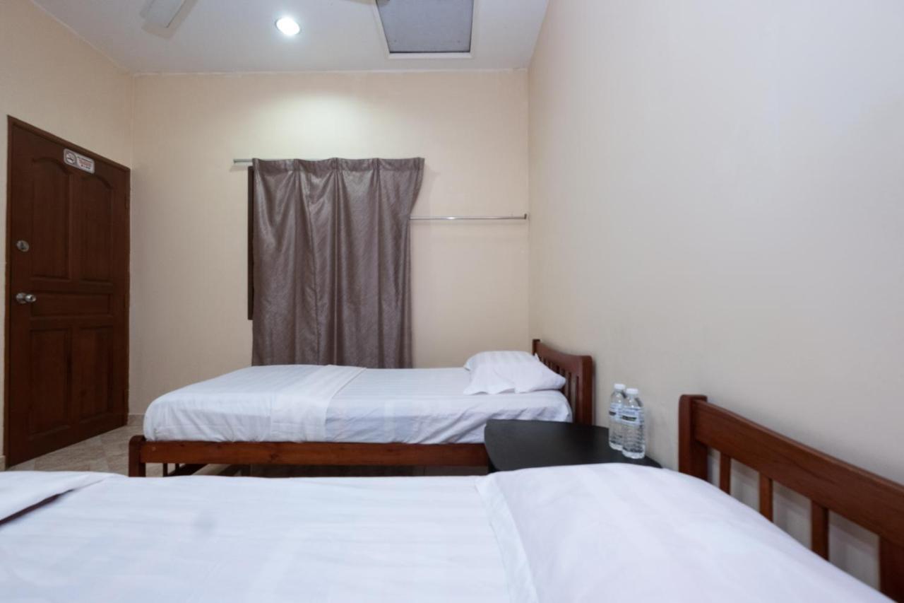 Spot On 89941 Rivermoon Hotel