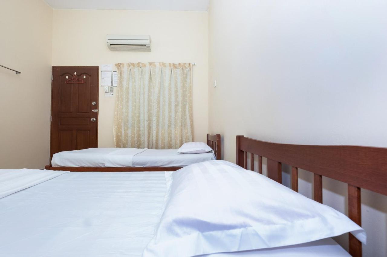 Spot On 89941 Rivermoon Hotel 2*